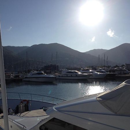 Riviera Boat Resort La Spezia Buitenkant foto